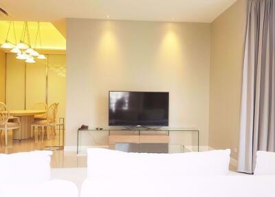 2 bed Condo in Grand Langsuan Lumphini Sub District C10110