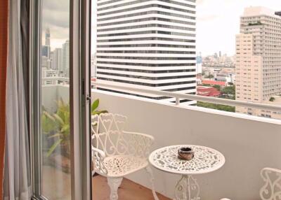 2 bed Condo in Asoke Place Khlong Toei Nuea Sub District C10105