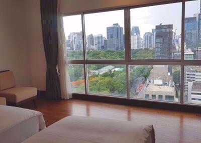 3 bed Condo in Royal Residence Park Lumphini Sub District C10089