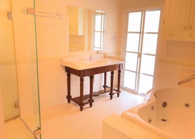 4 bed House in Fantasia Villa 2 Samrong Nuea Sub District H05373