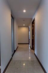 3 bed Condo in Avenue 61 Khlong Tan Nuea Sub District C10025