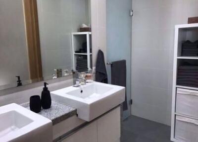 3 bed Condo in Millennium Residence Khlongtoei Sub District C10001