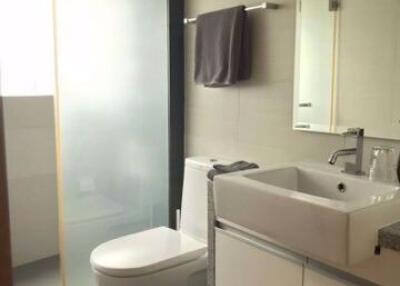 3 bed Condo in Millennium Residence Khlongtoei Sub District C10001