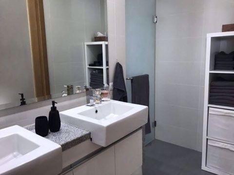 3 bed Condo in Millennium Residence Khlongtoei Sub District C10001