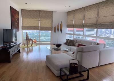 3 bed Condo in Millennium Residence Khlongtoei Sub District C09989