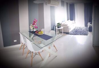 1 bed Condo in The Clover Khlong Tan Nuea Sub District C09966