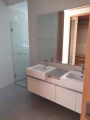 3 bed Condo in Millennium Residence Khlongtoei Sub District C09964