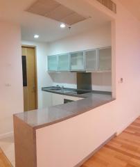 3 bed Condo in Millennium Residence Khlongtoei Sub District C09964