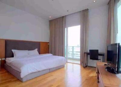 3 bed Condo in Millennium Residence Khlongtoei Sub District C09954