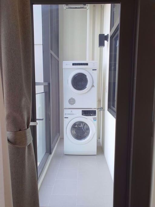 1 bed Duplex in Chewathai Residence Asoke Makkasan Sub District D09907