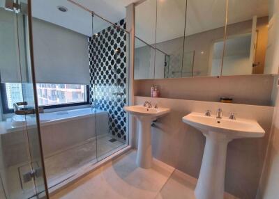 2 bed Condo in Aguston Sukhumvit 22 Khlongtoei Sub District C09943