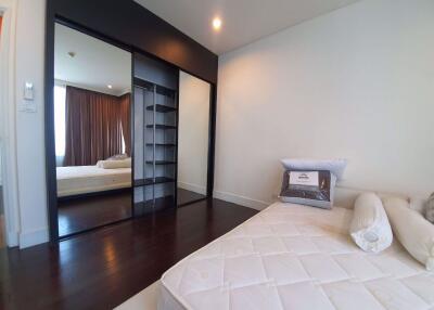 2 bed Condo in Aguston Sukhumvit 22 Khlongtoei Sub District C09943