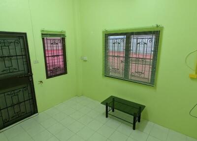 Single House with 2Beds for Sale in Bang Saray