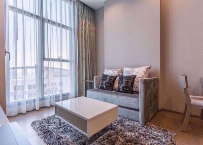 1 bed Condo in The Diplomat Sathorn Silom Sub District C09863