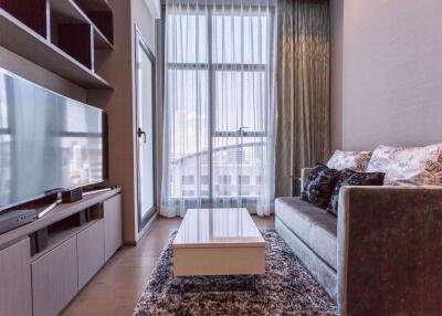 1 bed Condo in The Diplomat Sathorn Silom Sub District C09863