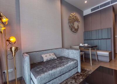 1 bed Condo in The Diplomat Sathorn Silom Sub District C09862