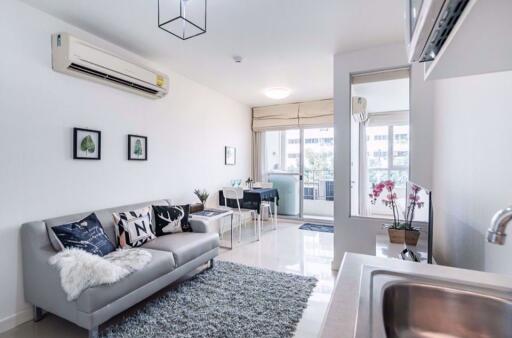 1 bed Condo in The Clover Khlong Tan Nuea Sub District C09856