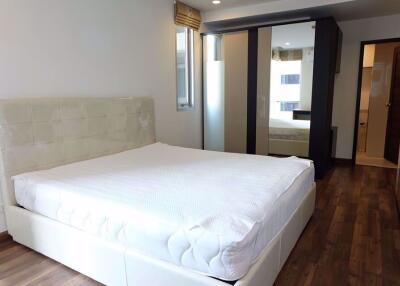 2 bed Condo in The Rajdamri Lumphini Sub District C09854