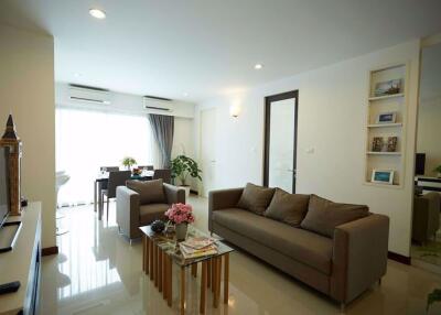 3 bed Condo in Thavee Yindee Residence Khlong Tan Nuea Sub District C09852