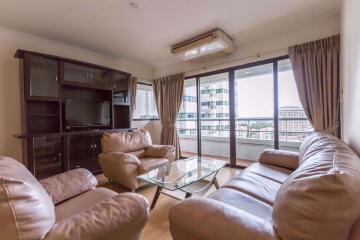 2 bed Condo in Sathorn Gardens Thungmahamek Sub District C09821