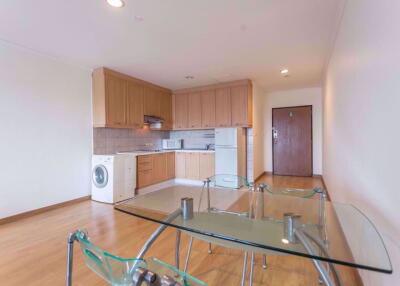 2 bed Condo in Sathorn Gardens Thungmahamek Sub District C09821