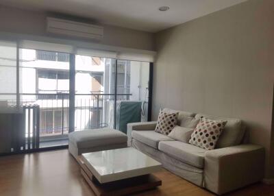 2 bed Condo in Renova Residence Chidlom Lumphini Sub District C09773