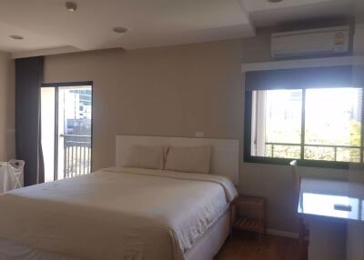 2 bed Condo in Renova Residence Chidlom Lumphini Sub District C09773