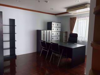 3 bed Condo in Top View Tower Khlong Tan Nuea Sub District C09772