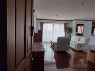 3 bed Condo in Top View Tower Khlong Tan Nuea Sub District C09772