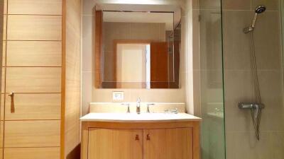 2 bed Condo in The Empire Place Yan Nawa Sub District C09771