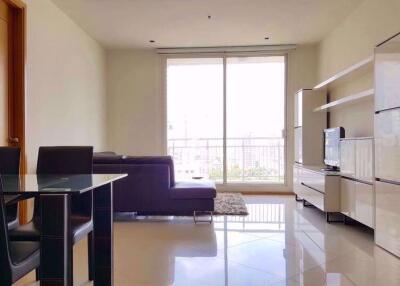 2 bed Condo in The Empire Place Yan Nawa Sub District C09771