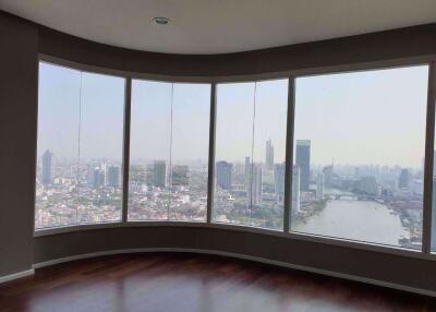 3 bed Condo in Menam Residences Wat Phraya Krai Sub District C09768