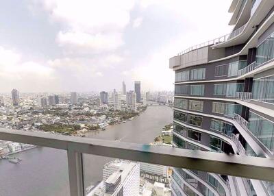 3 bed Condo in Menam Residences Wat Phraya Krai Sub District C09768