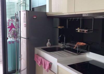 2 bed Condo in The Room Sukhumvit 62 Bangchak Sub District C09745