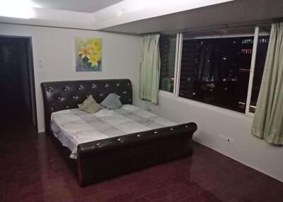 1 bed Condo in Diamond Tower Silom Sub District C09728