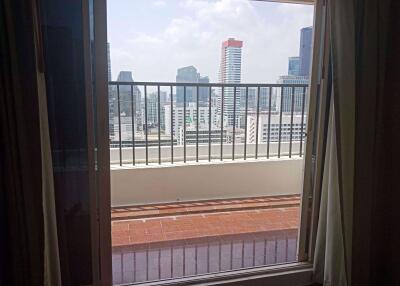 1 bed Condo in Diamond Tower Silom Sub District C09728