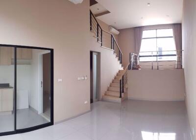 3 bed House in Arden Pattanakarn Suanluang Sub District H05365