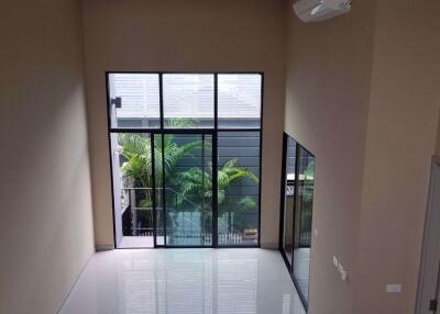 3 bed House in Arden Pattanakarn Suanluang Sub District H05365