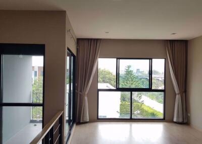 3 bed House in Arden Pattanakarn Suanluang Sub District H05365