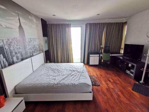 3 bed Condo in The Star Estate @ Narathiwas Chong Nonsi Sub District C09693