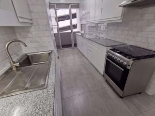 3 bed Condo in Kanta Mansion Khlongtan Sub District C09688