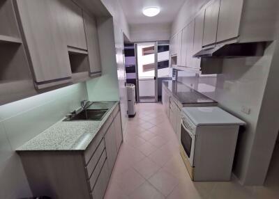 3 bed Condo in Kanta Mansion Khlongtan Sub District C09687