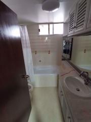 3 bed Condo in Kanta Mansion Khlongtan Sub District C09687