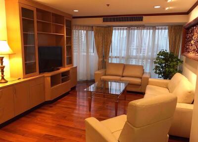 3 bed Condo in The Waterford Diamond Khlongtan Sub District C09650