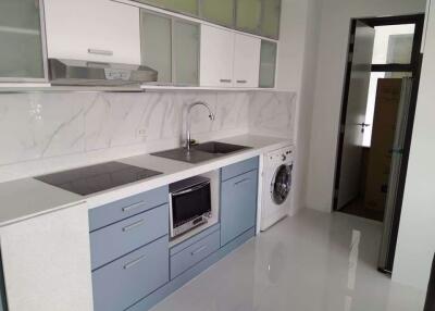 2 bed Condo in Click Condo Sukhumvit 65 Phrakhanongnuea Sub District C09646