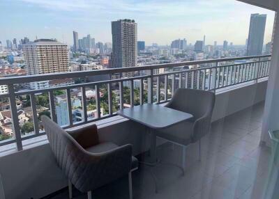 2 bed Condo in Sathorn Park Place Thungmahamek Sub District C09634