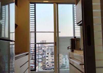 1 bed Condo in The Room Sathorn-Taksin Bukkhalo Sub District C09623