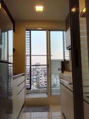 1 bed Condo in The Room Sathorn-Taksin Bukkhalo Sub District C09623