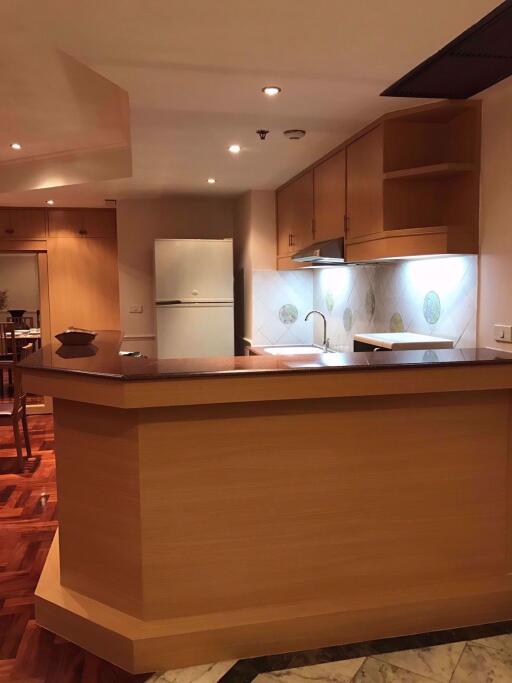 2 bed Condo in Las Colinas Khlong Toei Nuea Sub District C09615