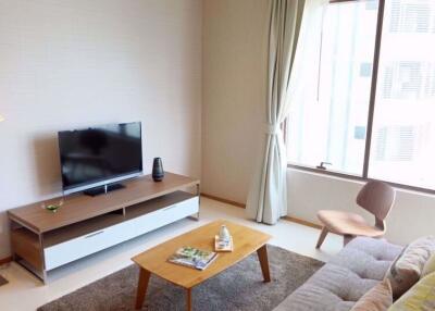 1 bed Condo in The Emporio Place Khlongtan Sub District C09609